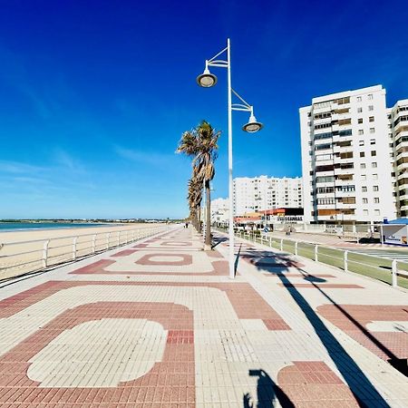 Gatu Arena " Preferente Mayores De 25 Anos Y Familias " El Puerto de Santa Maria Luaran gambar
